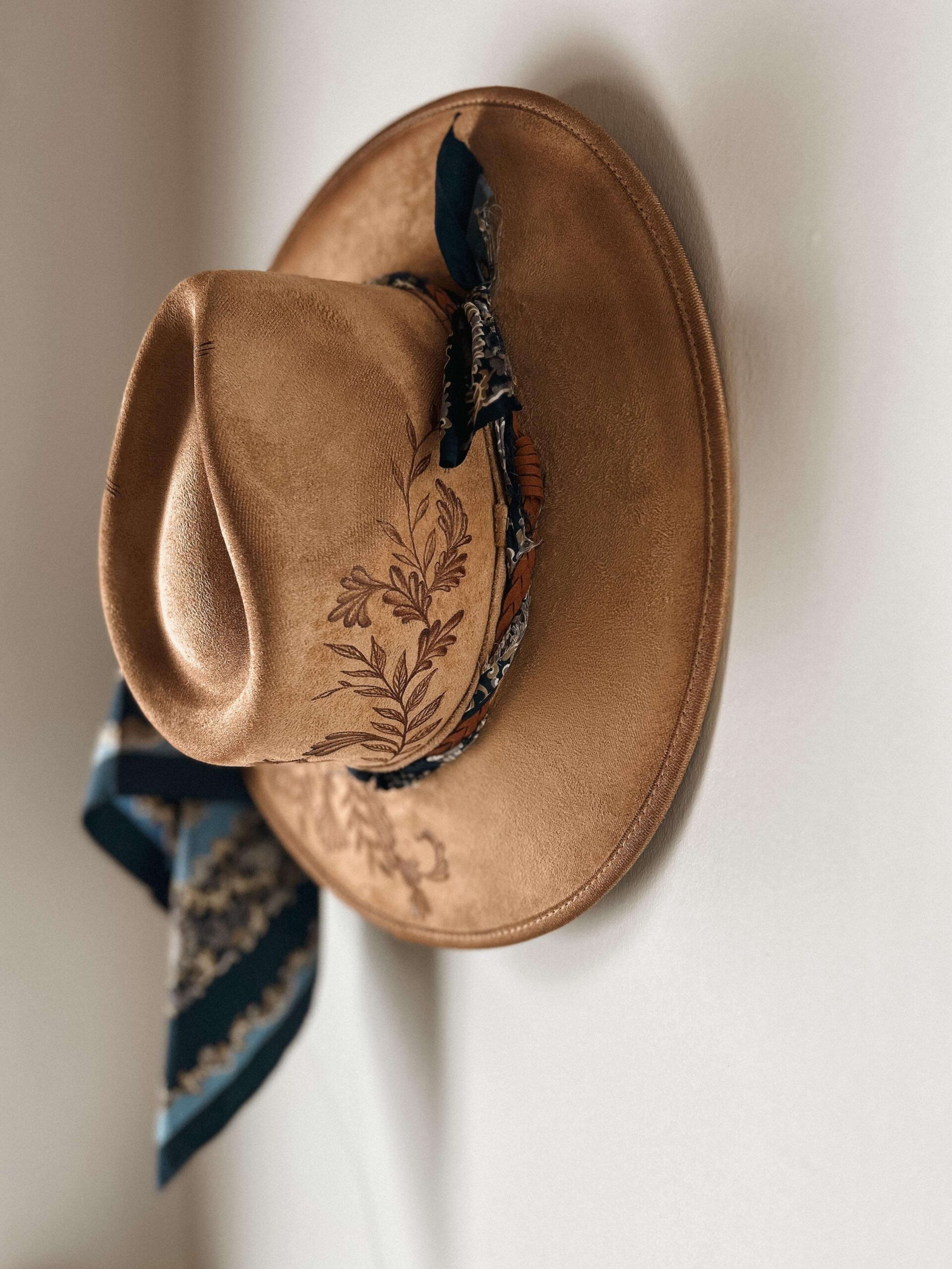 * VENDU - Chapeau Pyrogravé - Gypsy – Image 4