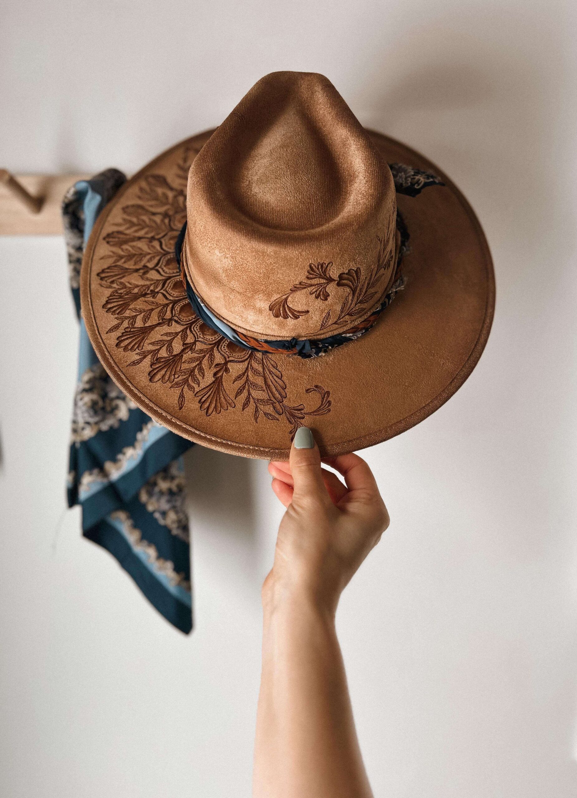 * VENDU - Chapeau Pyrogravé - Gypsy