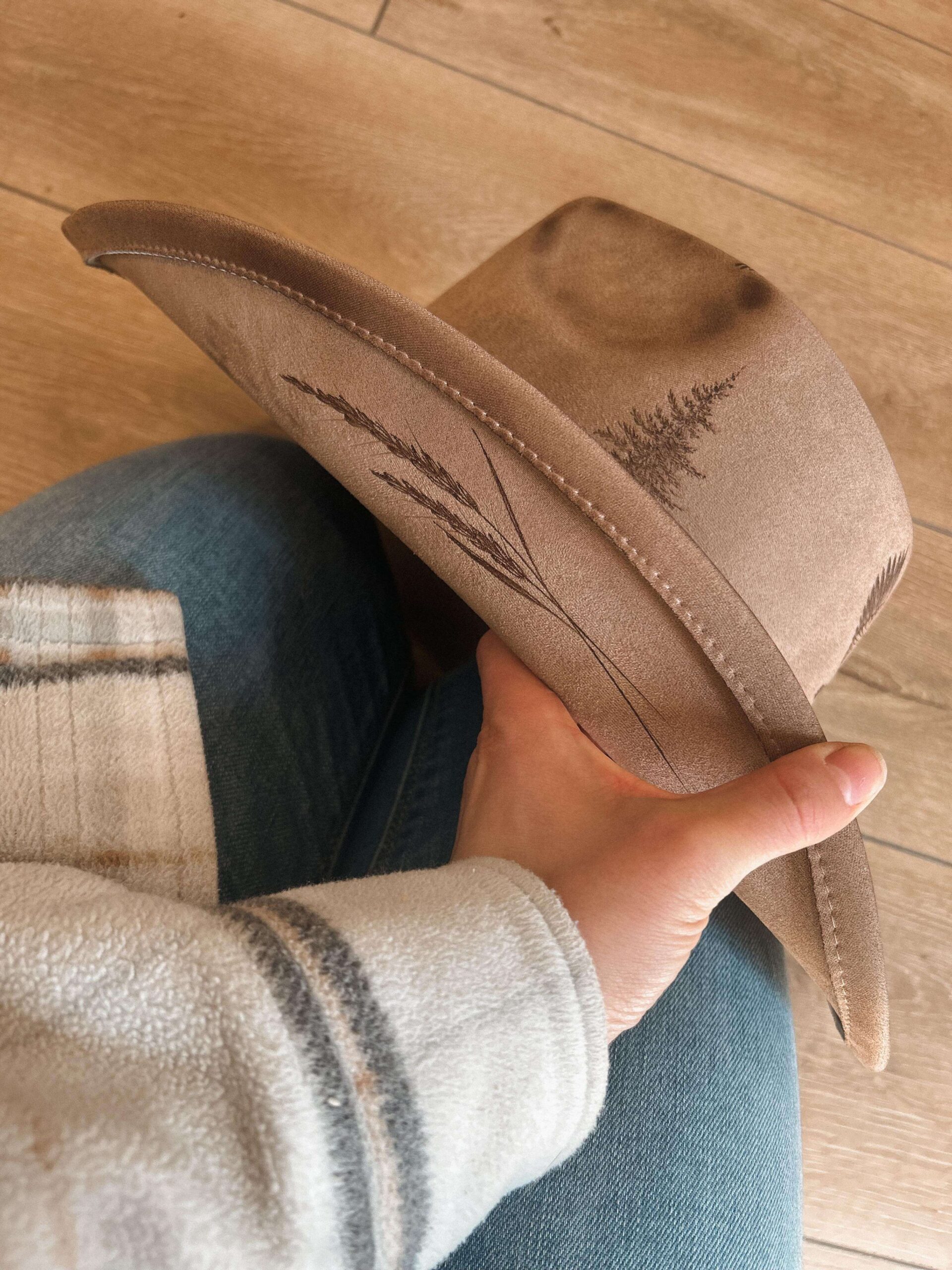 *VENDU - Chapeau pyrogravé - Wild and Free – Image 5