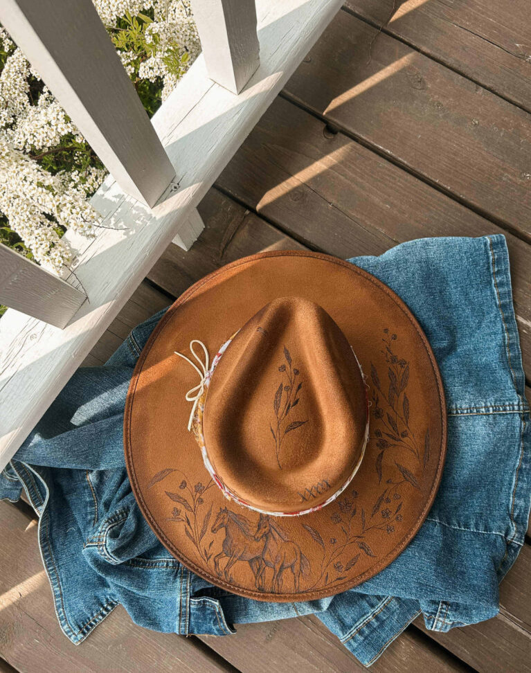 Chapeau pyrogravé "Free Spirit"