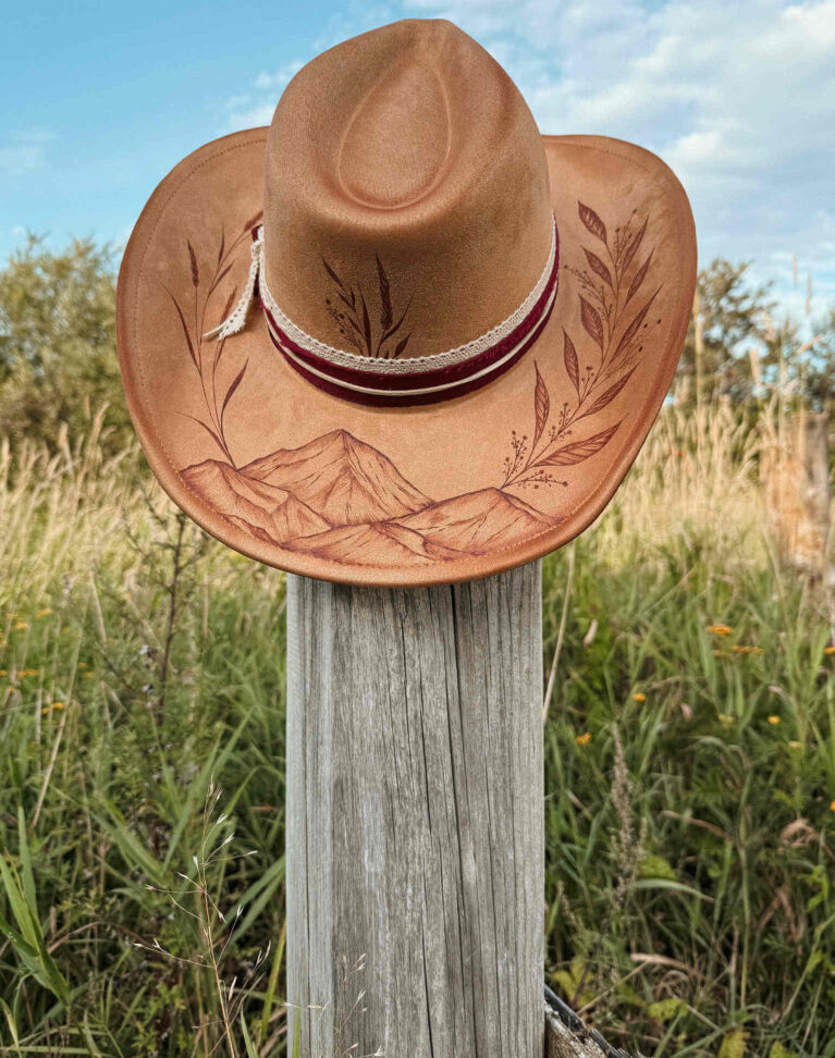 Chapeau pyrogravé "Dusty Trails"