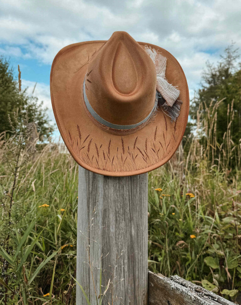 Chapeau pyrogravé "Field Of Gold"