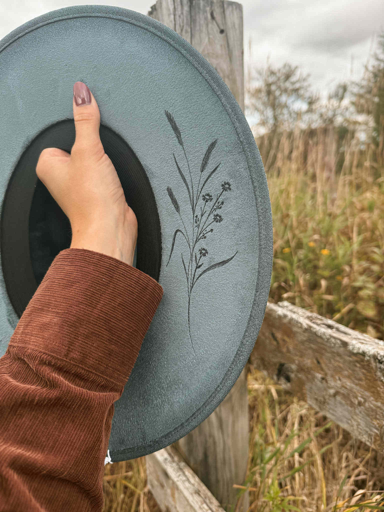 * VENDU - Chapeau Pyrogravé - "Autumn Sky" – Image 4