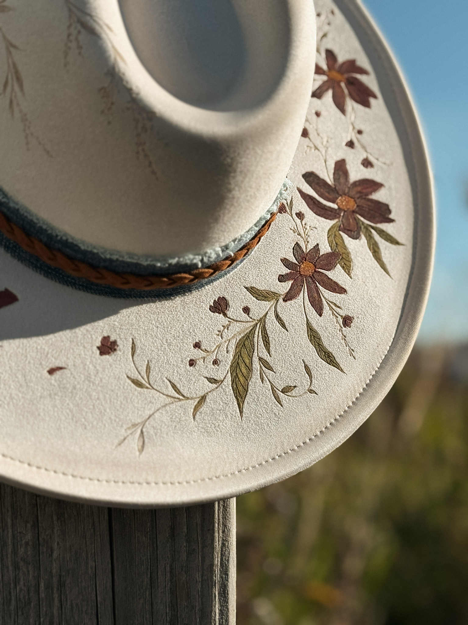 Chapeau Pyrogravé - "Fleurs d'automne" – Image 2