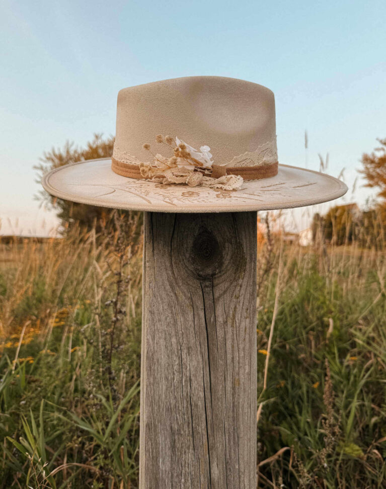 * VENDU - Chapeau Pyrogravé - "Amber Hollow"