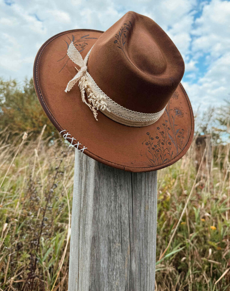 *VENDU - Chapeau Pyrogravé -"Make A Wish"