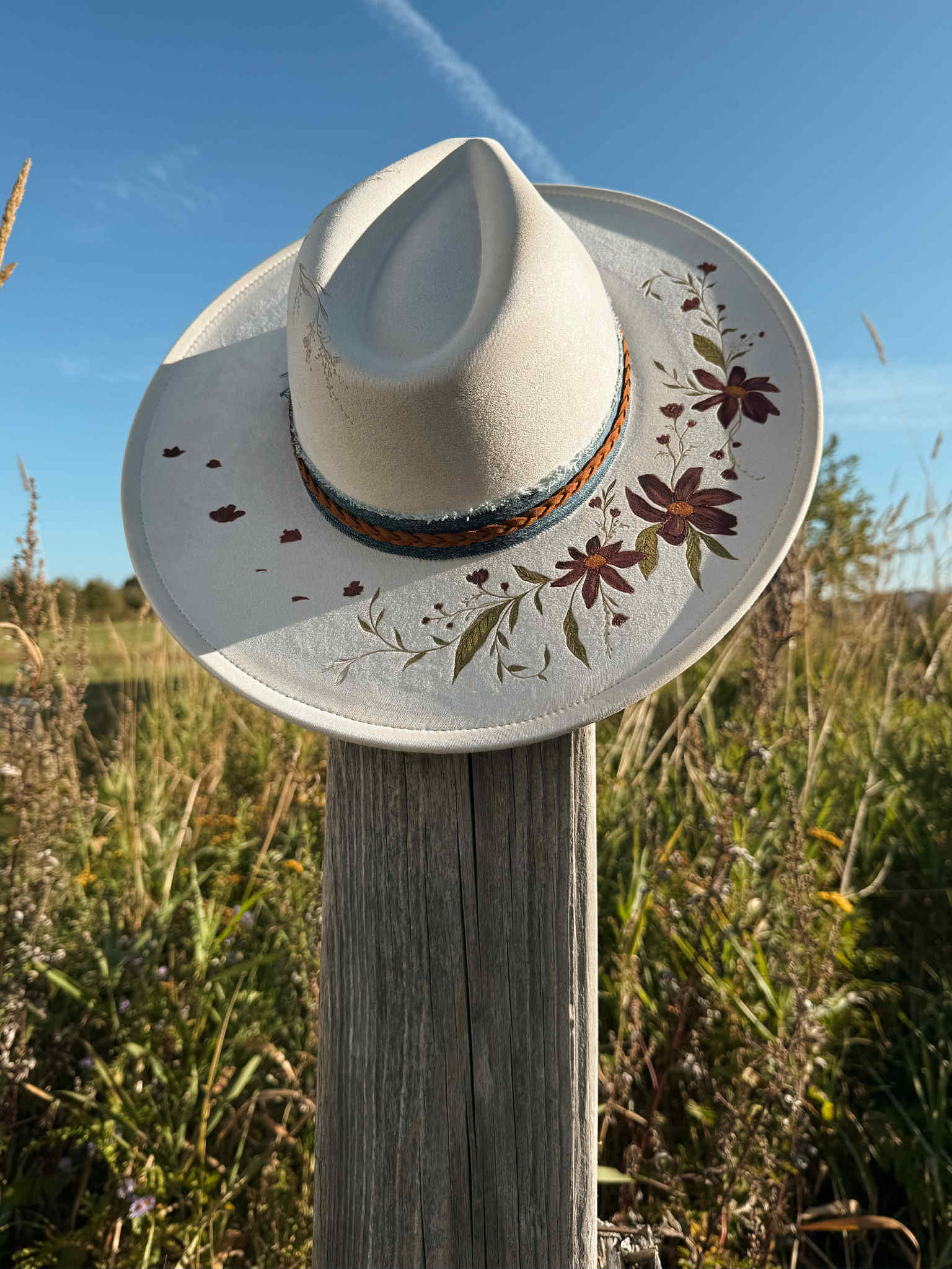 Chapeau Pyrogravé - "Fleurs d'automne"