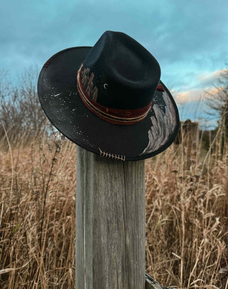 Chapeau peint à la main - "Desert Starfall"