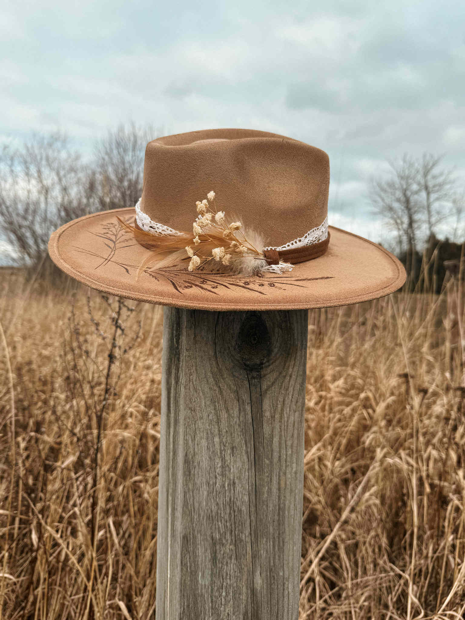 Chapeau pyrogravé - "Lace Dream"