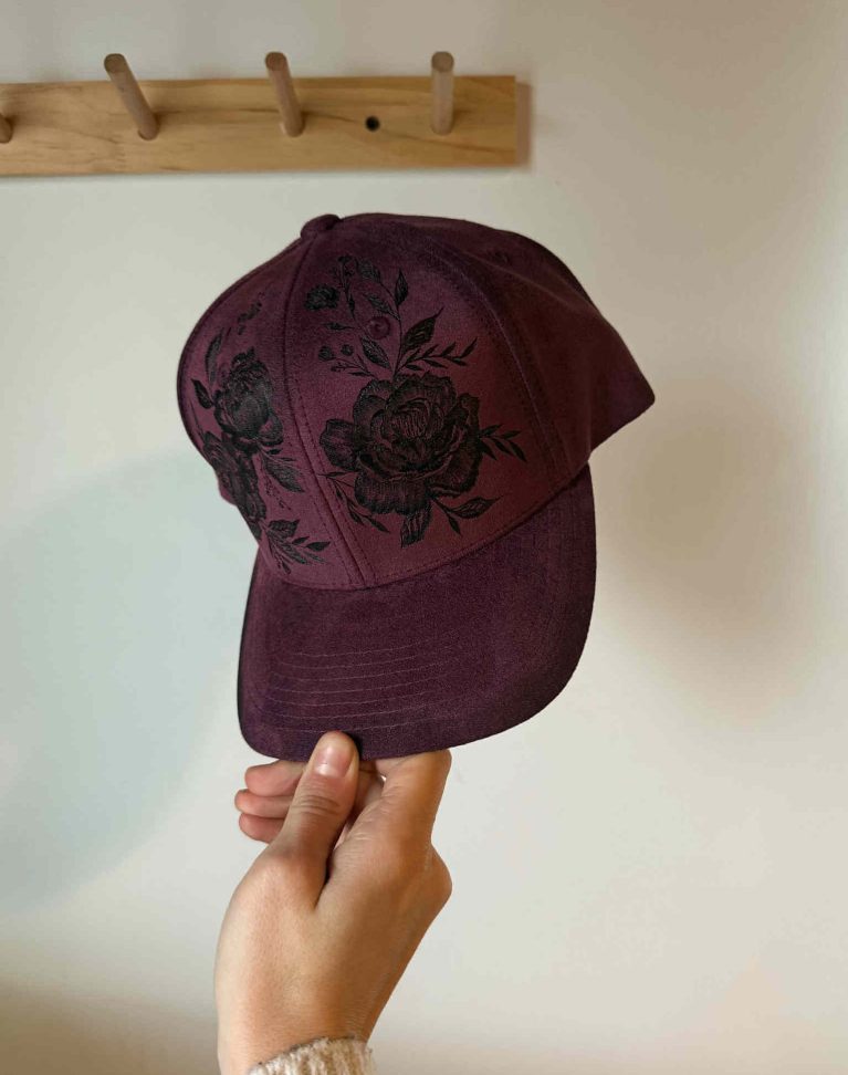 Casquette pyrogravée "Romantique"