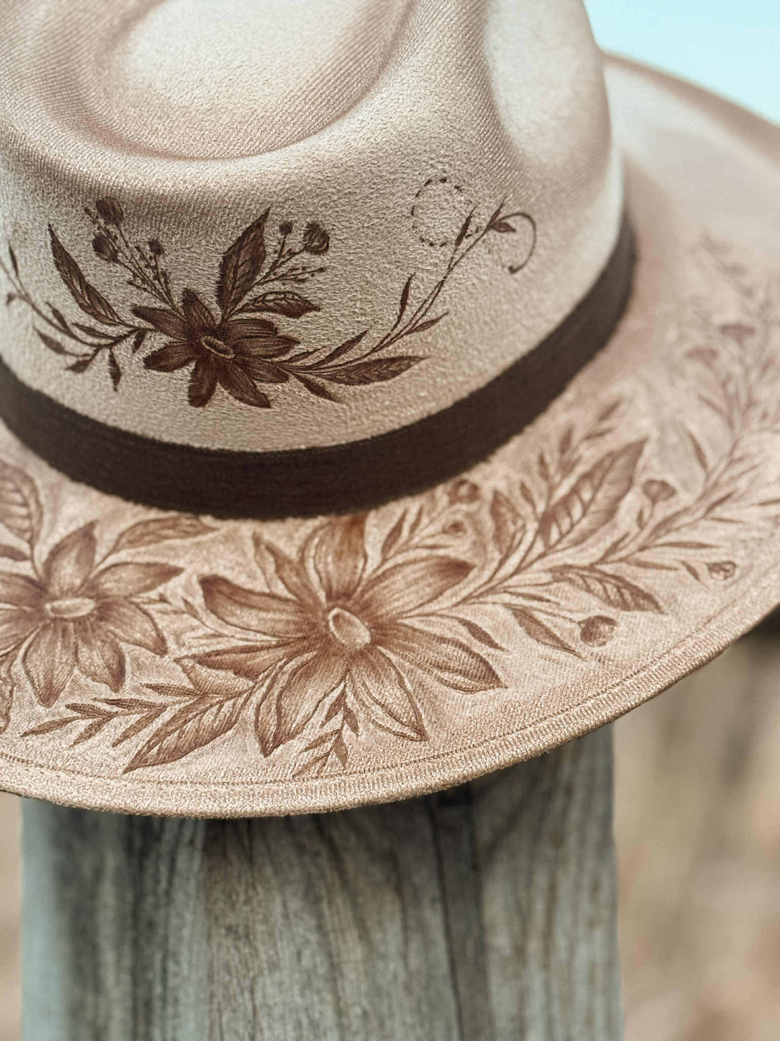 Chapeau pyrogravé - "Infinity" – Image 4