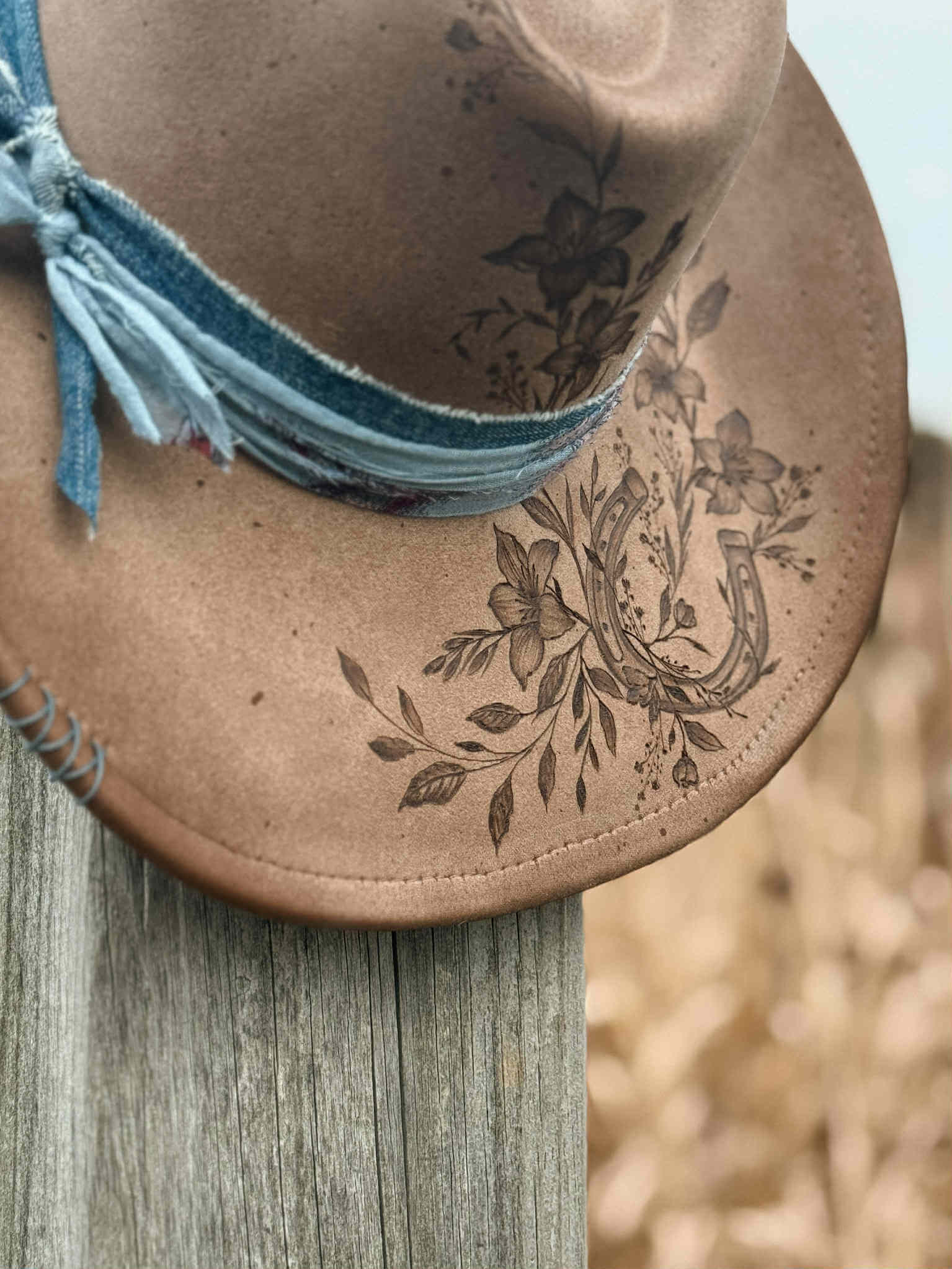 Chapeau pyrogravé "Lucky Blossom" – Image 3