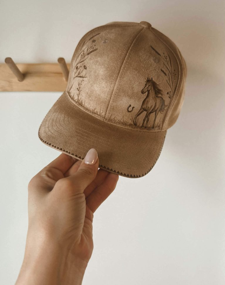 Casquette pyrogravée "Saddle Up"