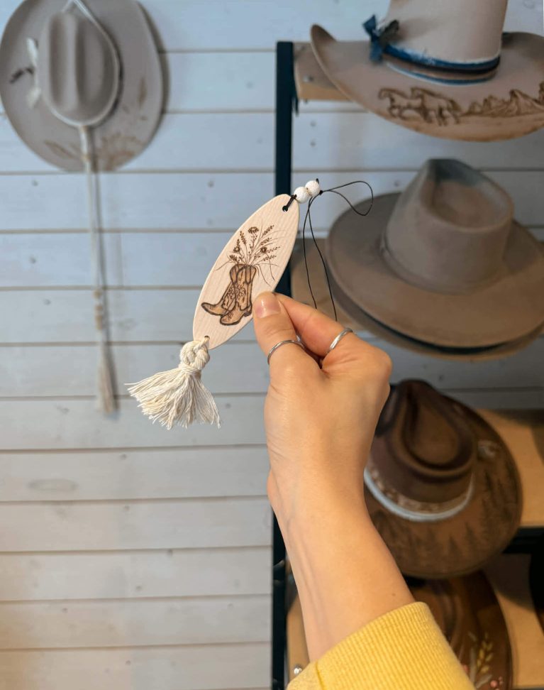 Ornement de rétroviseur - "Blossom Boots" IVOIRE