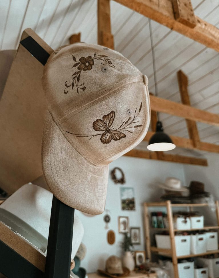 Casquette pyrogravée "Envolée"