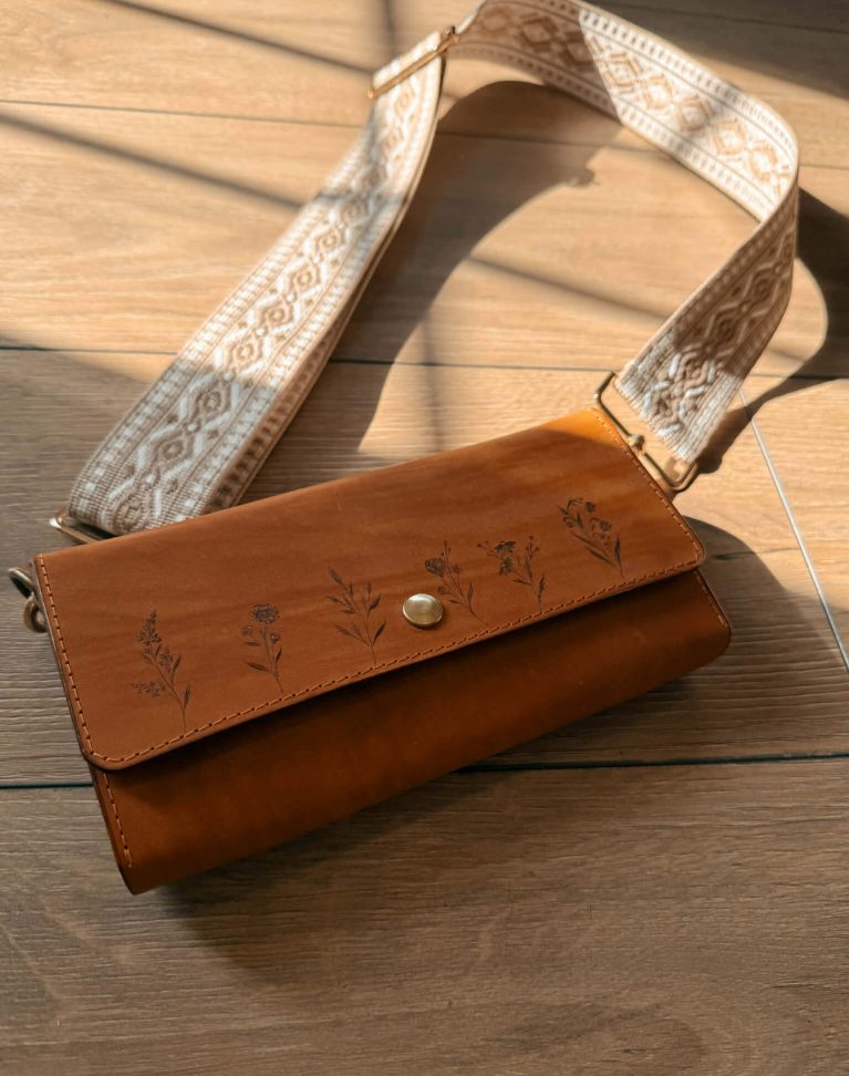 * VENDU - Sac à main en cuir pyrogravé "Wildflowers"