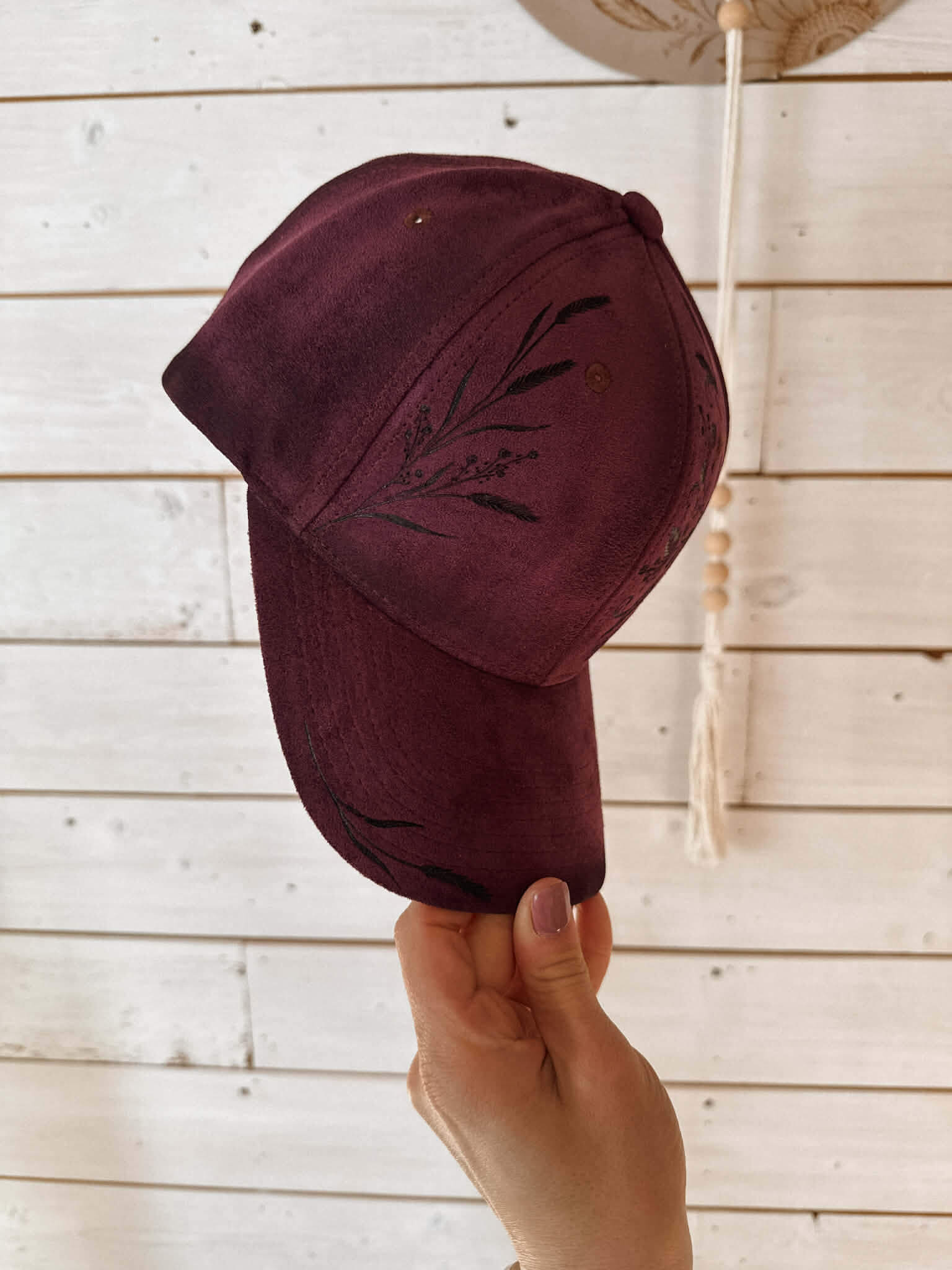 *VENDUE - Casquette pyrogravée "Fleurs des champs" – Image 2