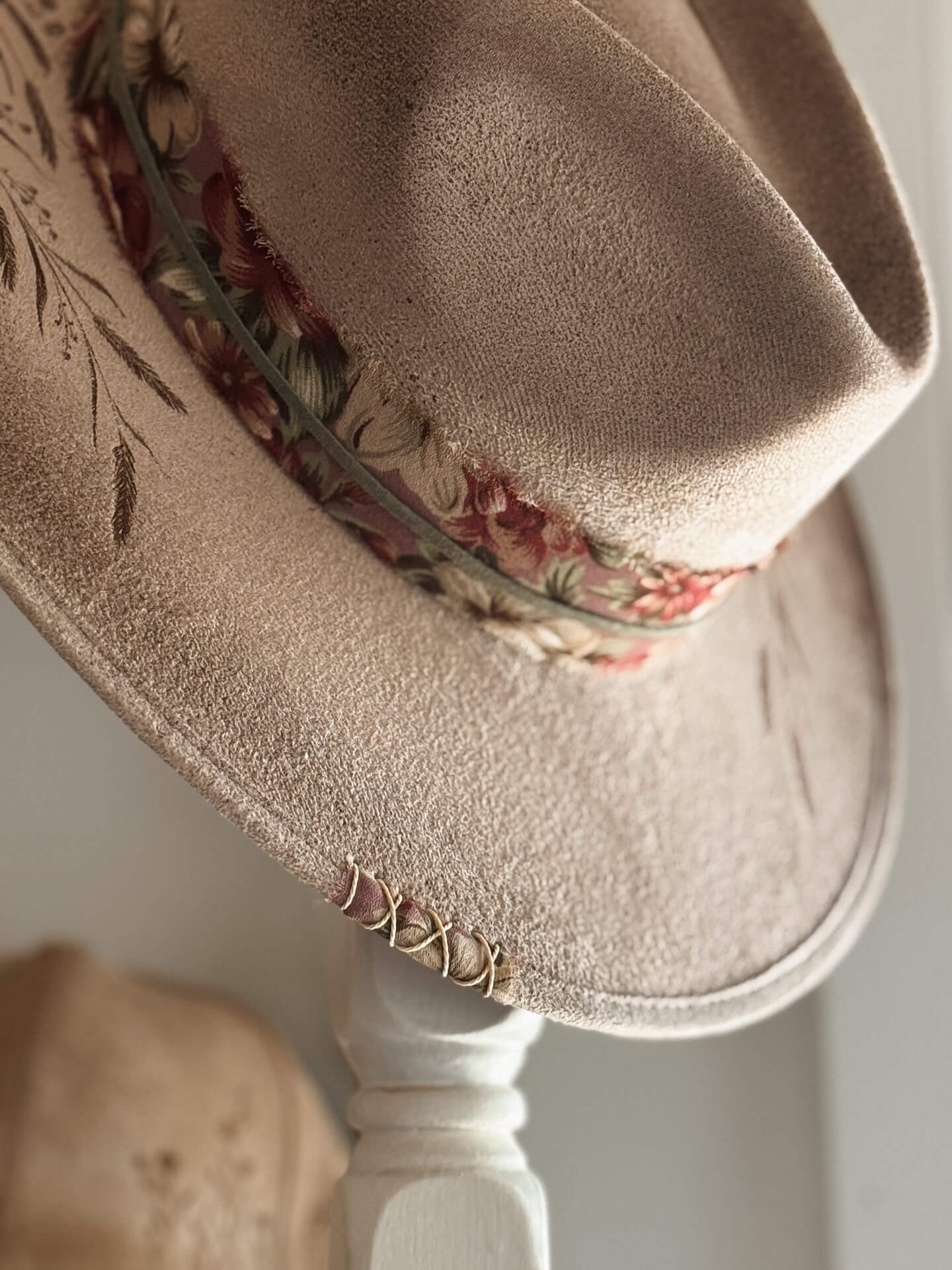 Chapeau pyrogravé - "Sea Oats" – Image 5