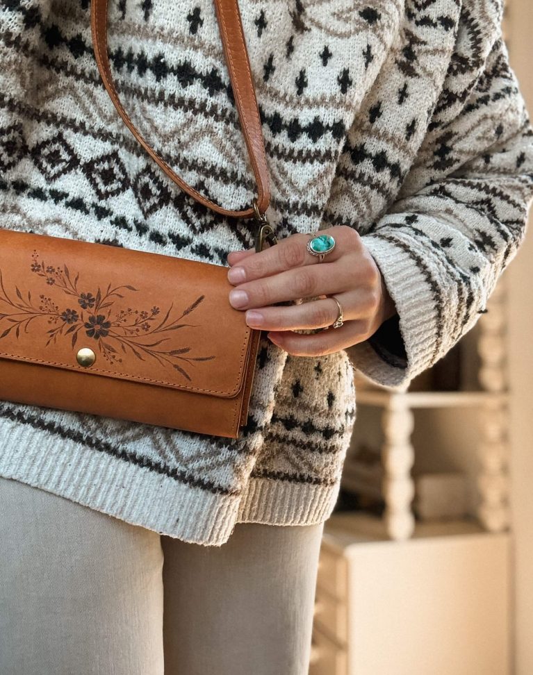 VENDU - Sac à main en cuir pyrogravé "Prairie"