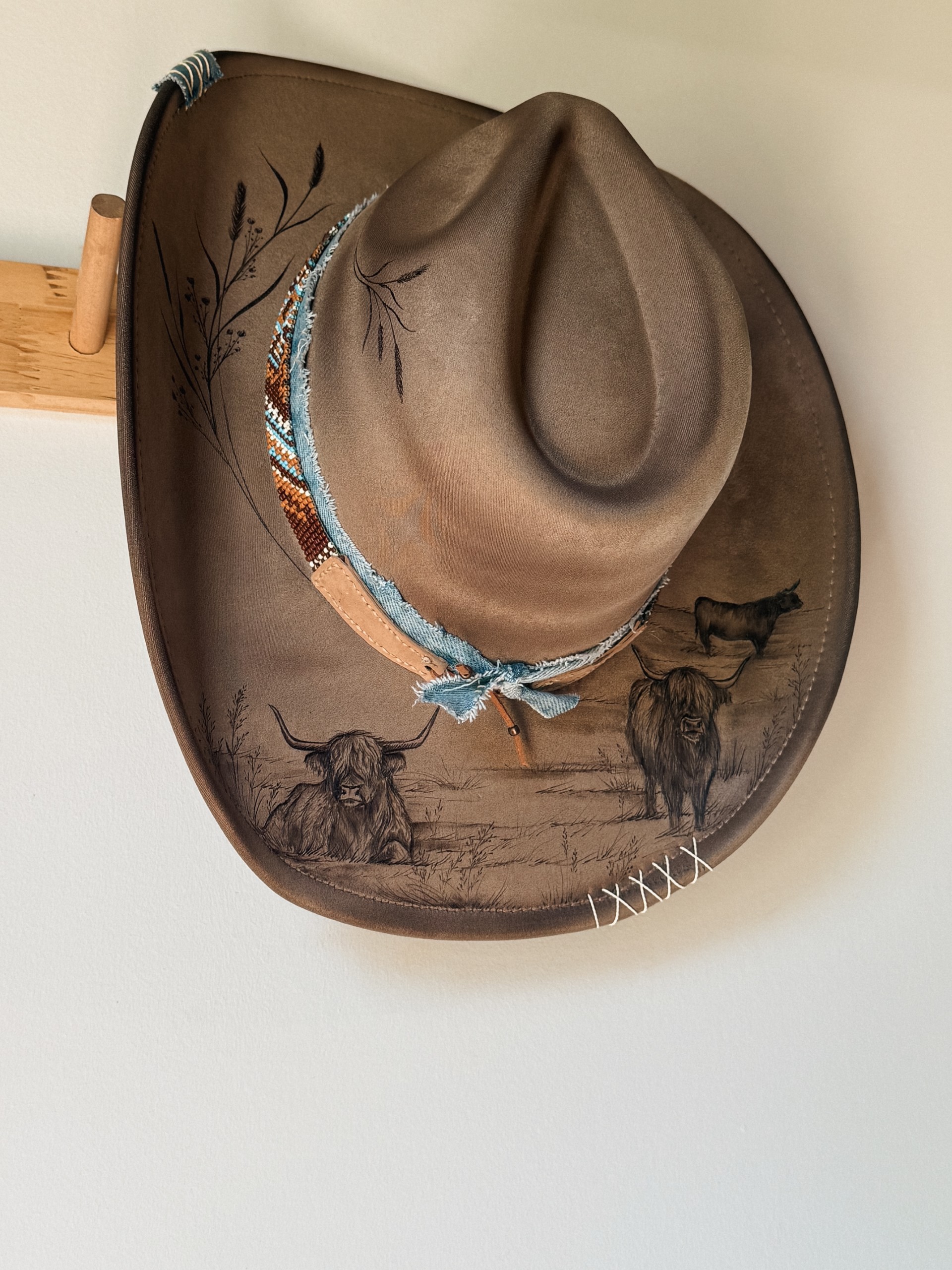 *VENDU - Chapeau pyrogravé "Highland Territory"