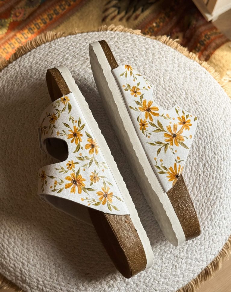 Sandales "Petites Fleurs Jaunes"