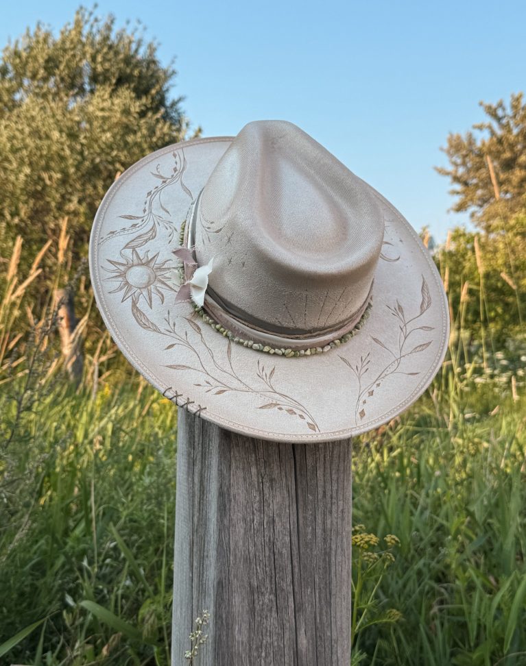 Pyrography hat - "Stars"